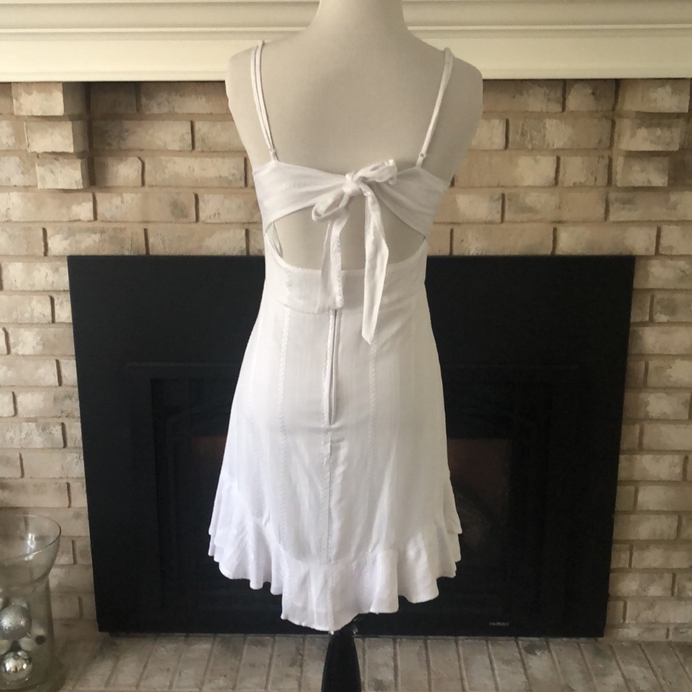 Jodi Kristopher White Ruffle Bottom Spaghetti Strap Open Back Dress size 1 - Picture 7 of 15